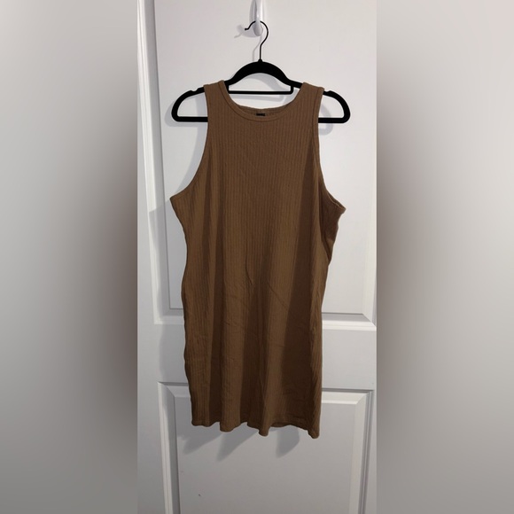 Sleeveless Tan Dress - Picture 3 of 3